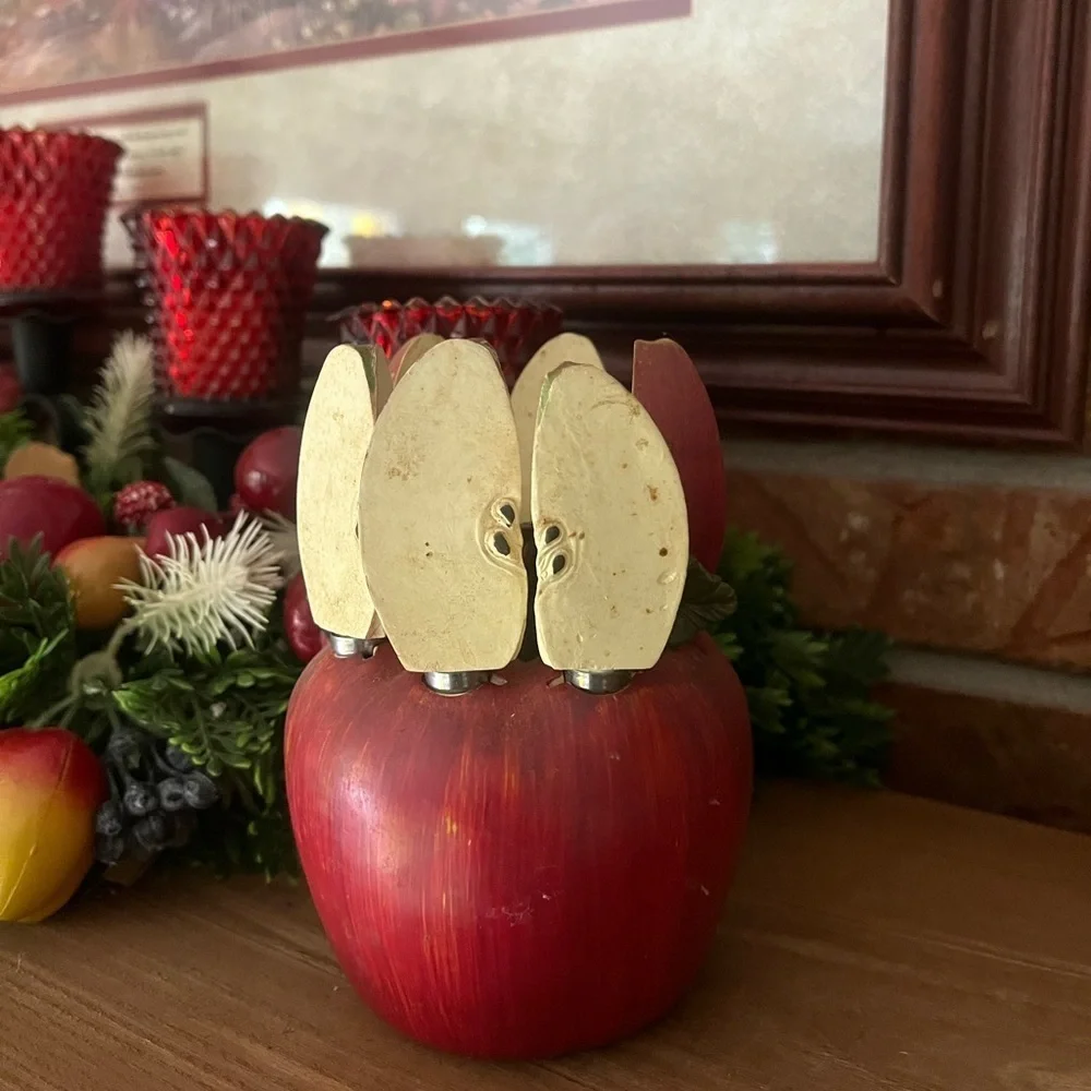 Rare Vintage 1970’s Set of 6 Cheese/Butter Stainless Steel knives Apple holder⚡